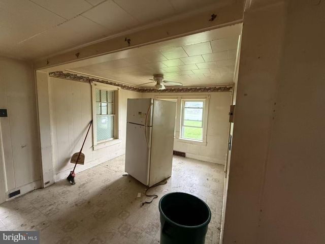 124 E WALNUT ST, Ephrata, PA 17522