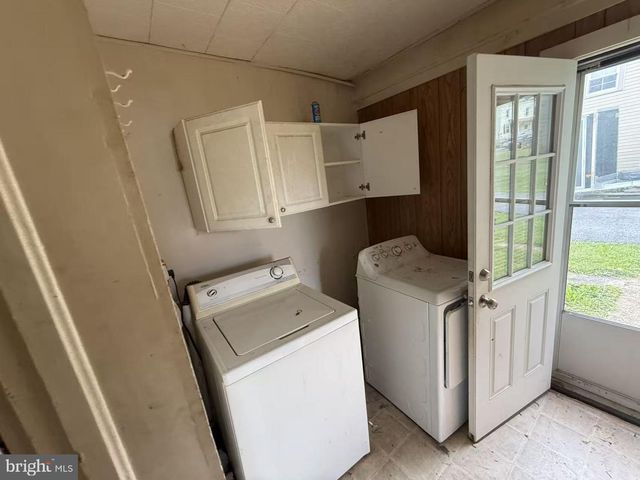 124 E WALNUT ST, Ephrata, PA 17522