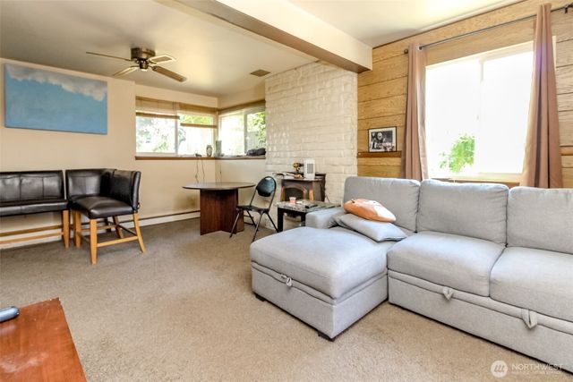 2633 Lake Youngs Court SE, Renton, WA 98058