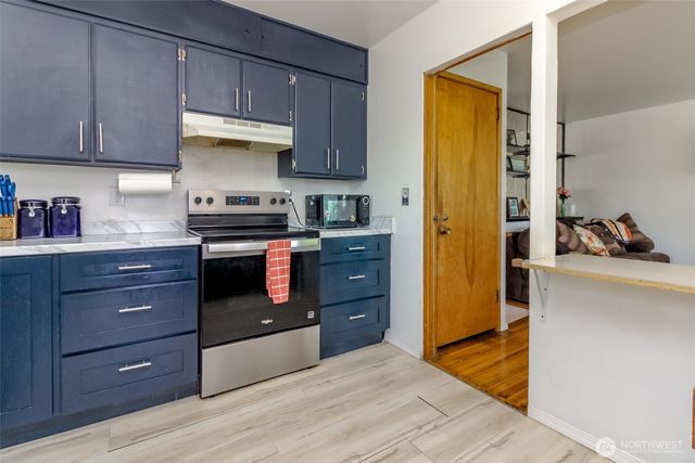 2633 Lake Youngs Court SE, Renton, WA 98058
