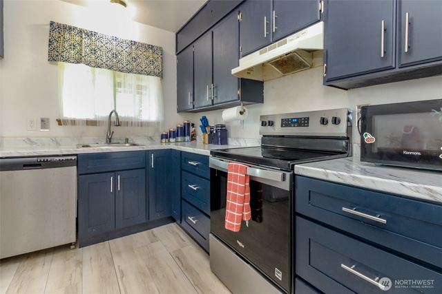 2633 Lake Youngs Court SE, Renton, WA 98058