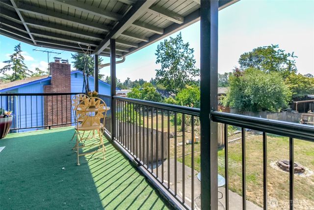 2633 Lake Youngs Court SE, Renton, WA 98058