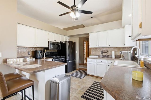 2223 Fairway Circle, Canton, MI 48188