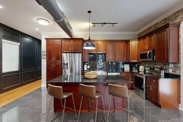 609 Sturgeon Dr, San Marcos, TX 78666