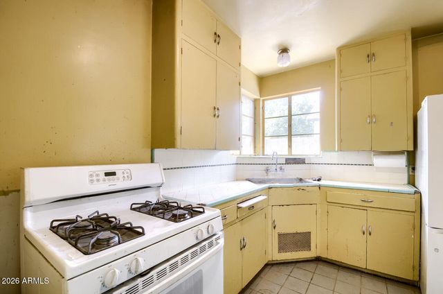 1117 S ASH Avenue, Tempe, AZ 85281