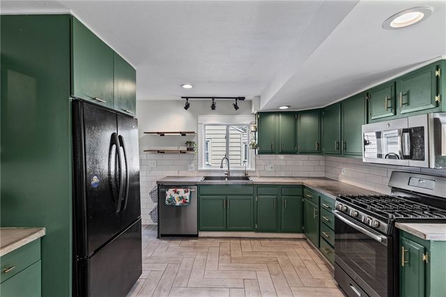 157 Ashwood Drive, Rochester, NY 14609