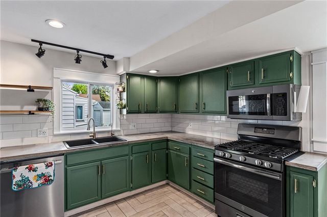 157 Ashwood Drive, Rochester, NY 14609