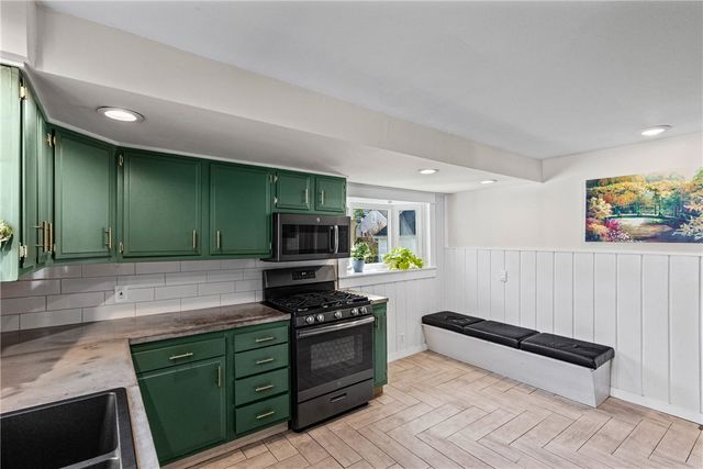 157 Ashwood Drive, Rochester, NY 14609