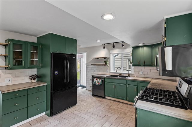 157 Ashwood Drive, Rochester, NY 14609