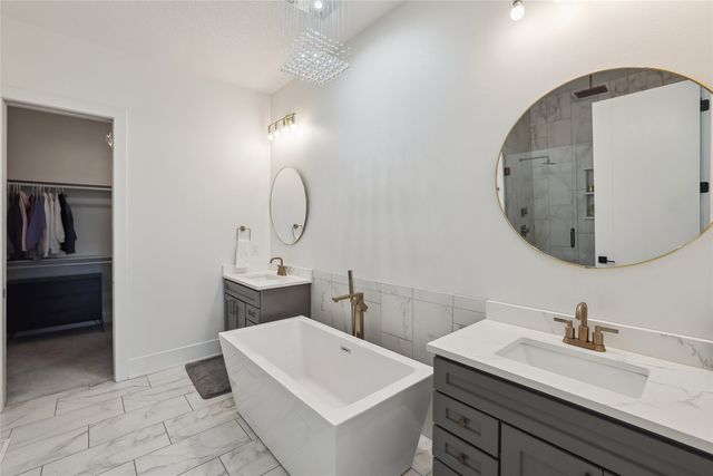 1401 W 14th Avenue, Indianola, IA 50125