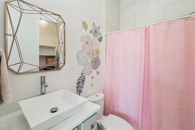1401 W 14th Avenue, Indianola, IA 50125