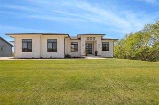 1401 W 14th Avenue, Indianola, IA 50125