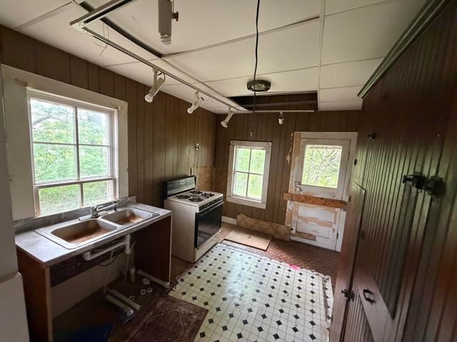 111 E St Marys Street, Decatur, MI 49045