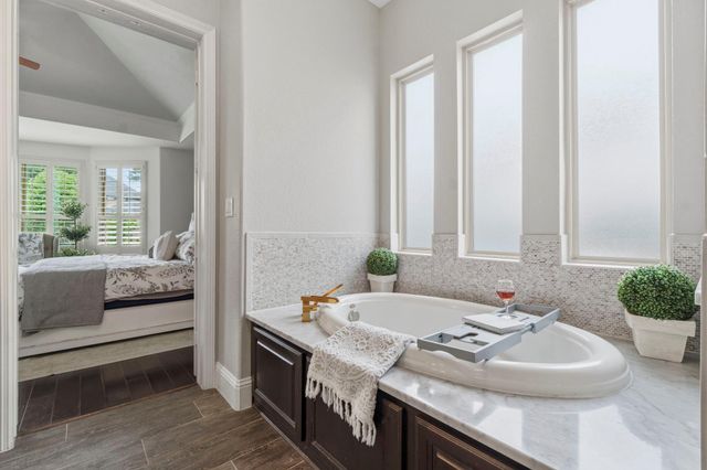131 Pacific Grove Drive, Montgomery, TX 77316