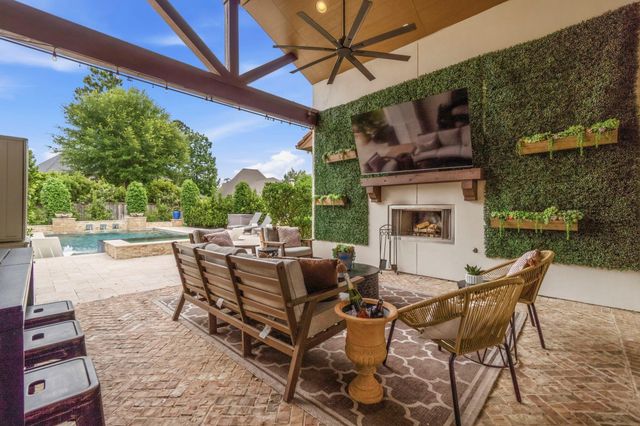131 Pacific Grove Drive, Montgomery, TX 77316