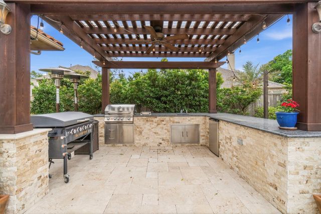 131 Pacific Grove Drive, Montgomery, TX 77316