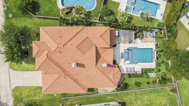 131 Pacific Grove Drive, Montgomery, TX 77316