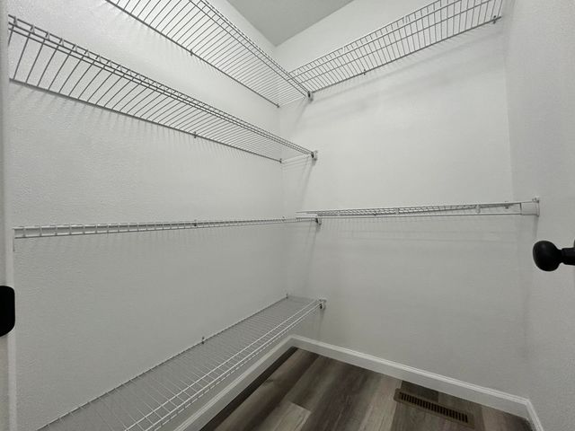 1253 S Belcrest Avenue, Springfield, MO 65804