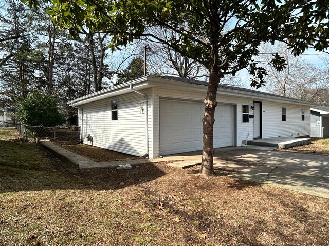 1253 S Belcrest Avenue, Springfield, MO 65804