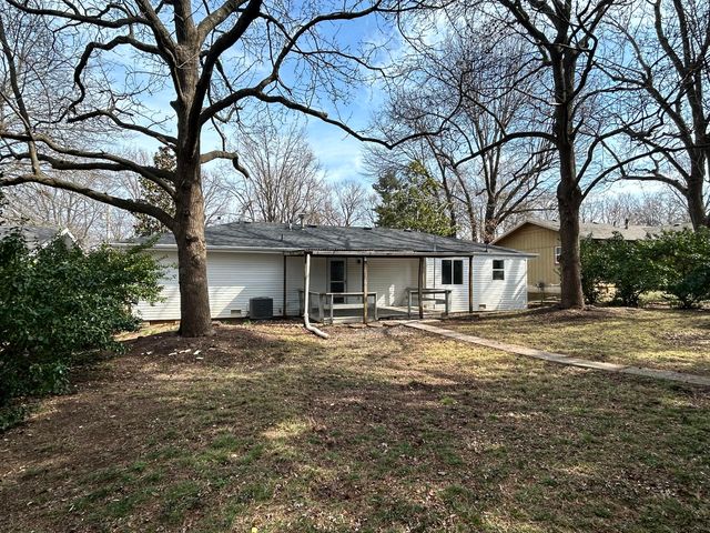 1253 S Belcrest Avenue, Springfield, MO 65804