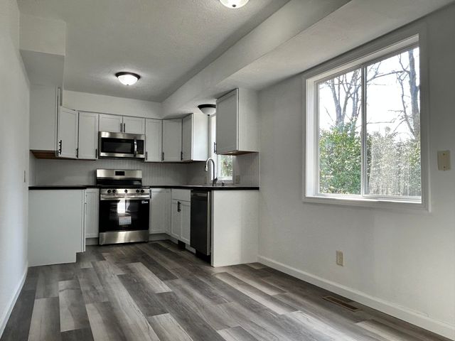 1253 S Belcrest Avenue, Springfield, MO 65804