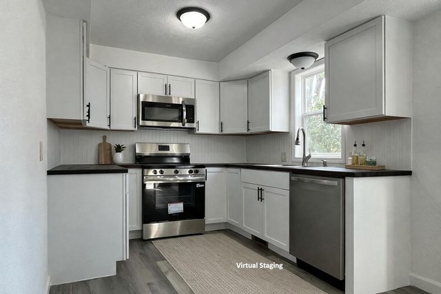 1253 S Belcrest Avenue, Springfield, MO 65804