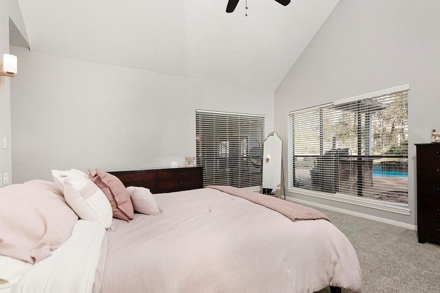 44 Lake Forest Circle, Conroe, TX 77384