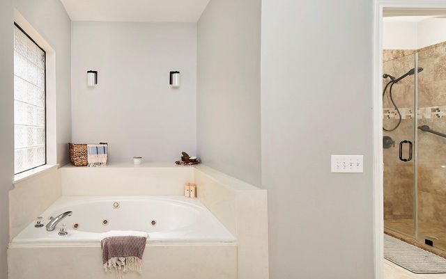 44 Lake Forest Circle, Conroe, TX 77384