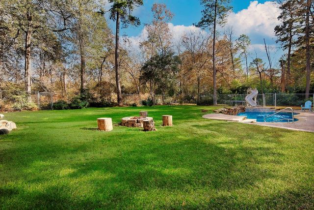 44 Lake Forest Circle, Conroe, TX 77384