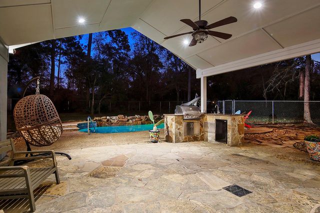 44 Lake Forest Circle, Conroe, TX 77384