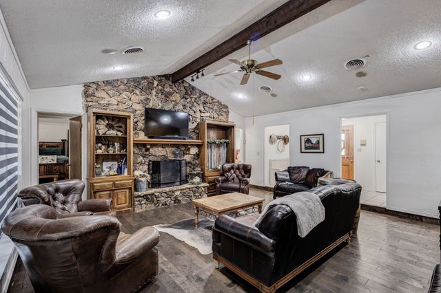 10492 Strittmatter Road, Pilot Point, TX 76258