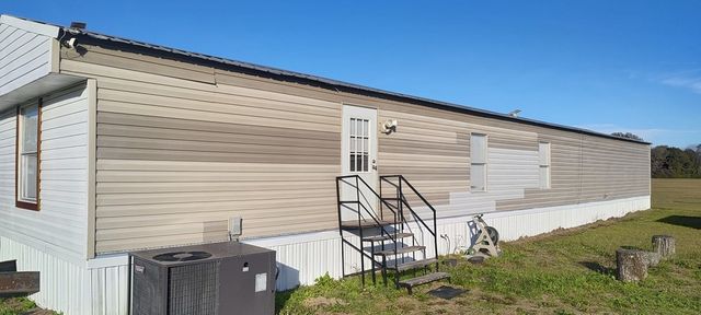 9197 S S Rocky Creek Rd, Cottonwood, AL 36320