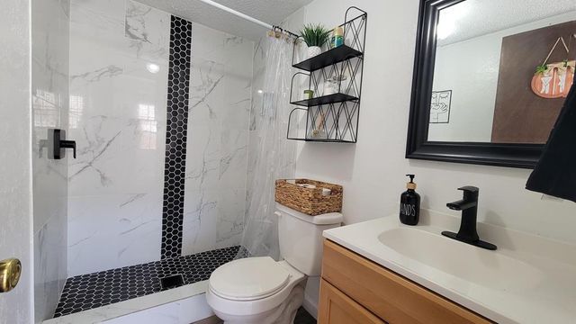 9197 S S Rocky Creek Rd, Cottonwood, AL 36320