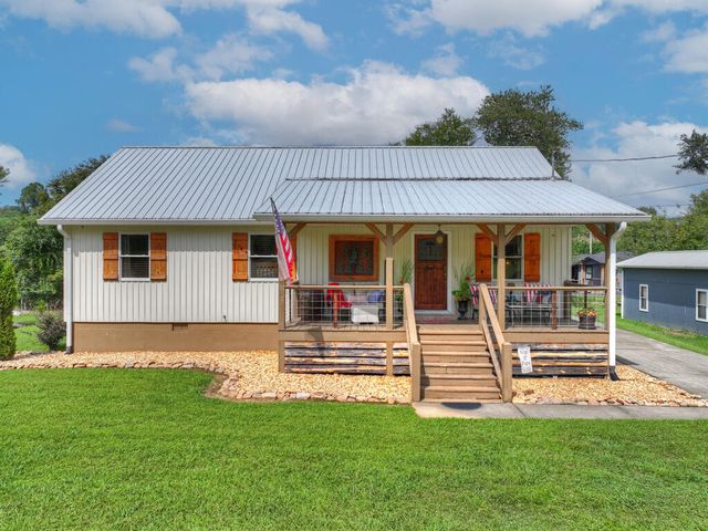 285 E Tennessee Avenue, Mccaysville, GA 30555