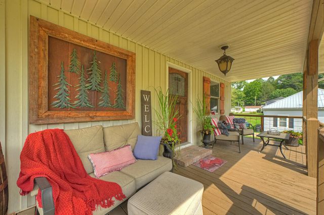 285 E Tennessee Avenue, Mccaysville, GA 30555