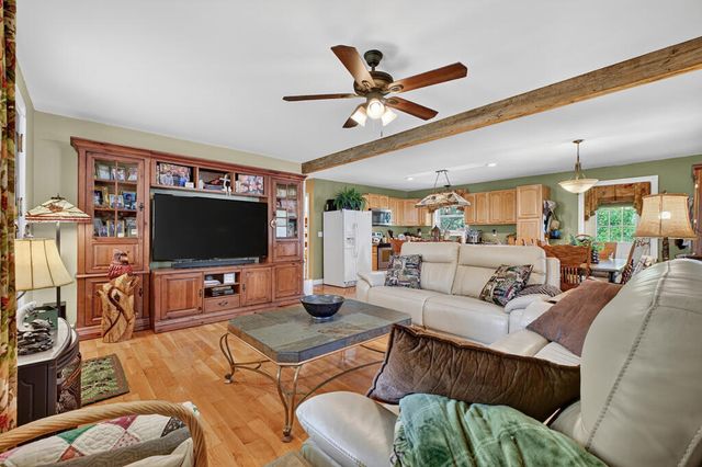 285 E Tennessee Avenue, Mccaysville, GA 30555