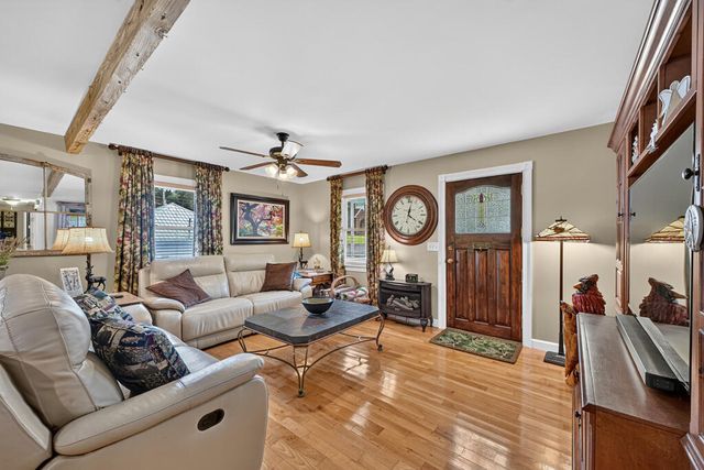 285 E Tennessee Avenue, Mccaysville, GA 30555