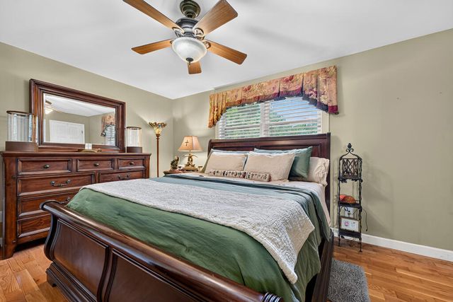285 E Tennessee Avenue, Mccaysville, GA 30555