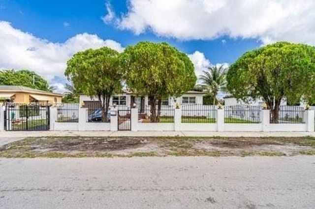 18011 NW 6th Place 0, Miami Gardens, FL 33169