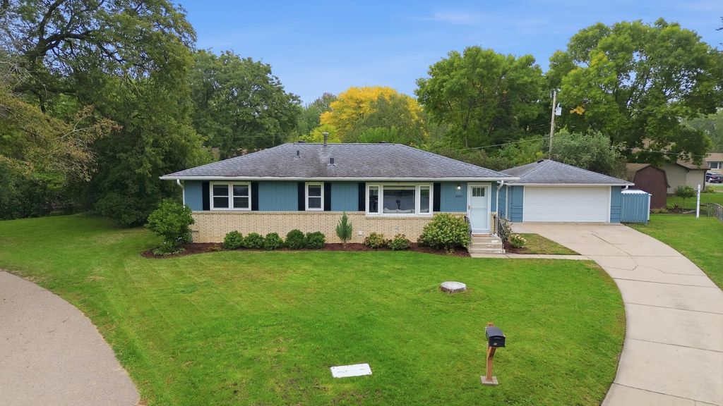 2029 Opal Place, Eagan, MN 55122 — photo 2