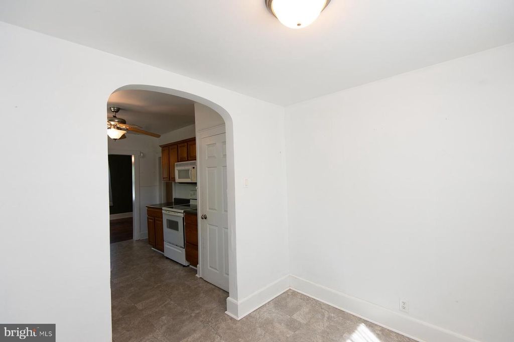 Image 10 of property listing at 305 NORTH MAIN ST, Hurlock, MD 21643
