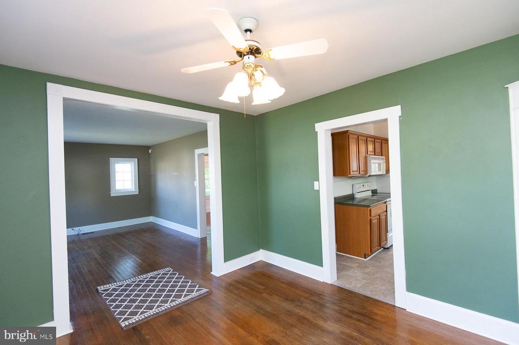 Image 13 of property listing at 305 NORTH MAIN ST, Hurlock, MD 21643