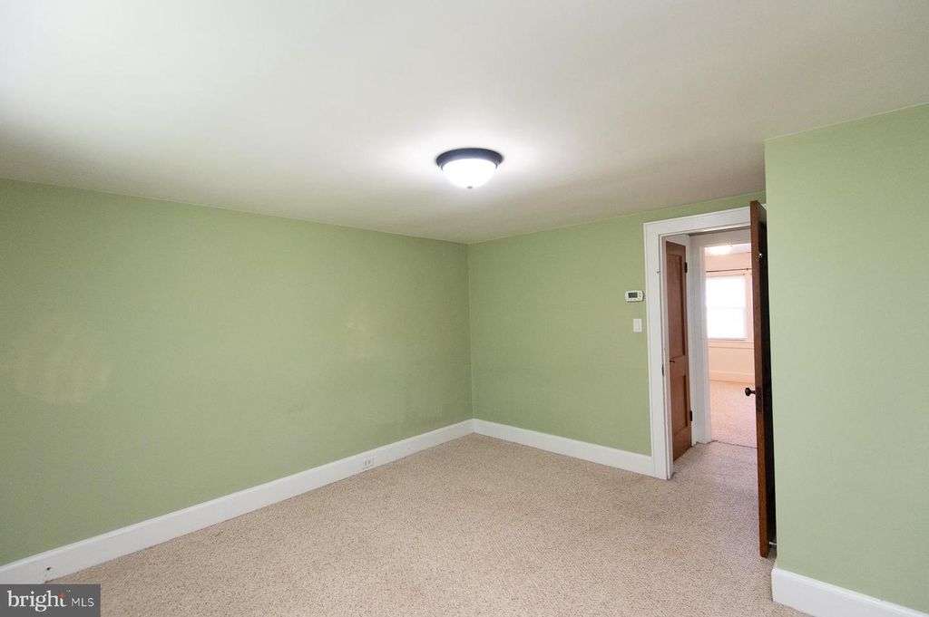 Image 32 of property listing at 305 NORTH MAIN ST, Hurlock, MD 21643