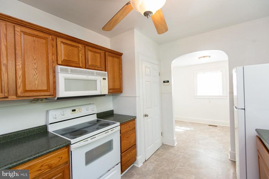 Image 8 of property listing at 305 NORTH MAIN ST, Hurlock, MD 21643