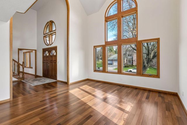 13425 35th Place N, Plymouth, MN 55441