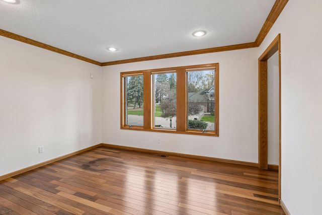 13425 35th Place N, Plymouth, MN 55441