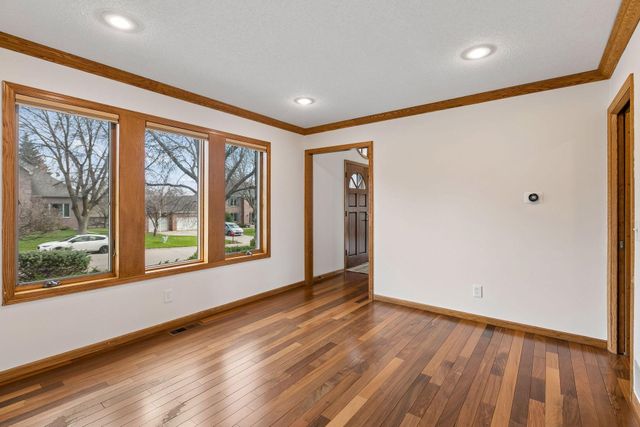 13425 35th Place N, Plymouth, MN 55441