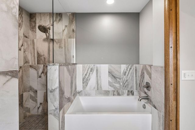 13425 35th Place N, Plymouth, MN 55441