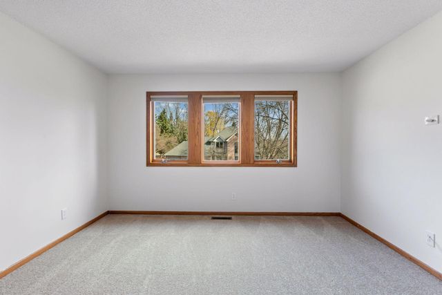 13425 35th Place N, Plymouth, MN 55441