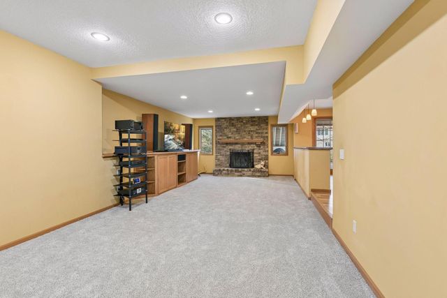 13425 35th Place N, Plymouth, MN 55441